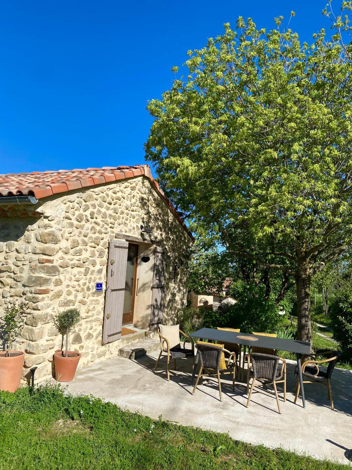 Villa La Magnanerie En Provence à Niozelles Extérieur photo